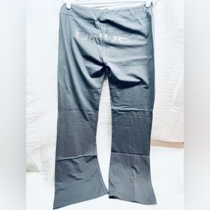 Women’s 2B Bebe pants- size M
